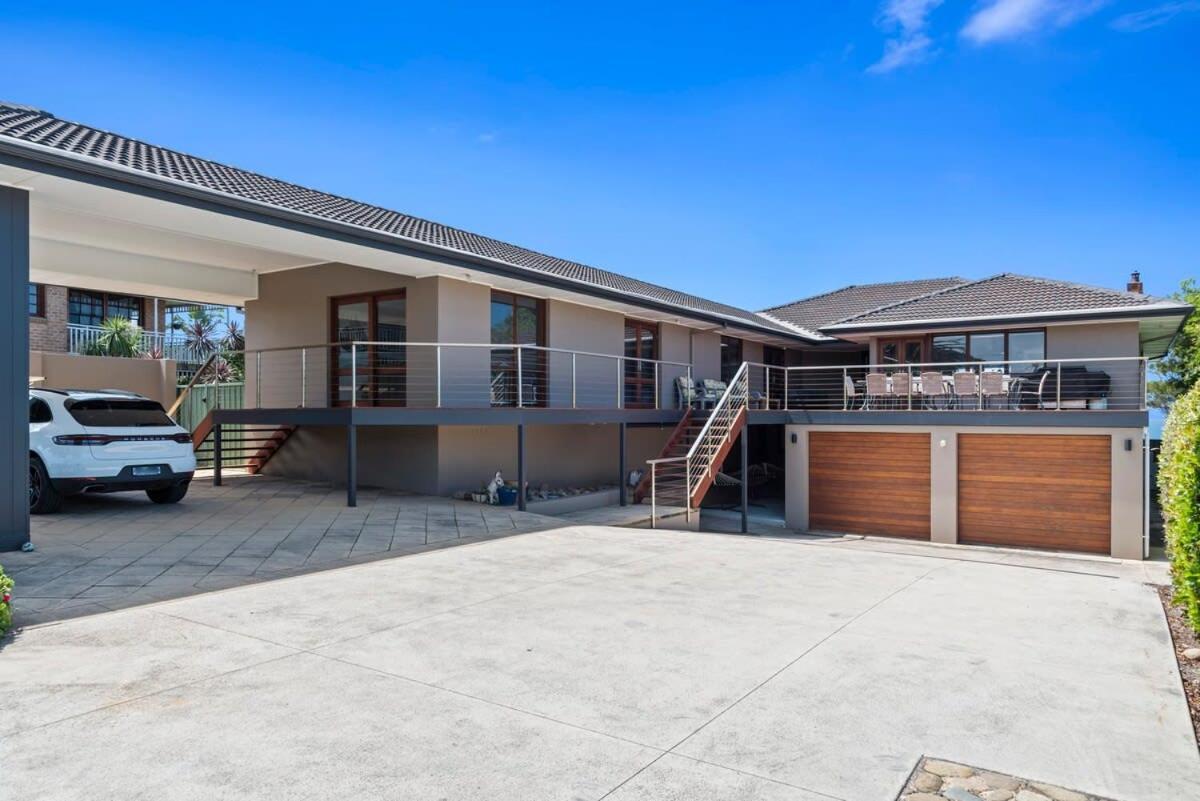 Waterfront Home With Pool / Shellharbour Exterior photo